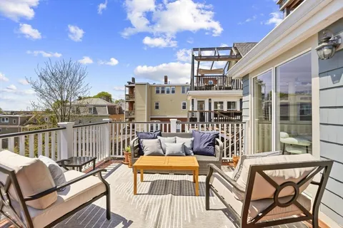 $1,399,900 | 9 Greene Street, Unit 2, Somerville, MA 02143