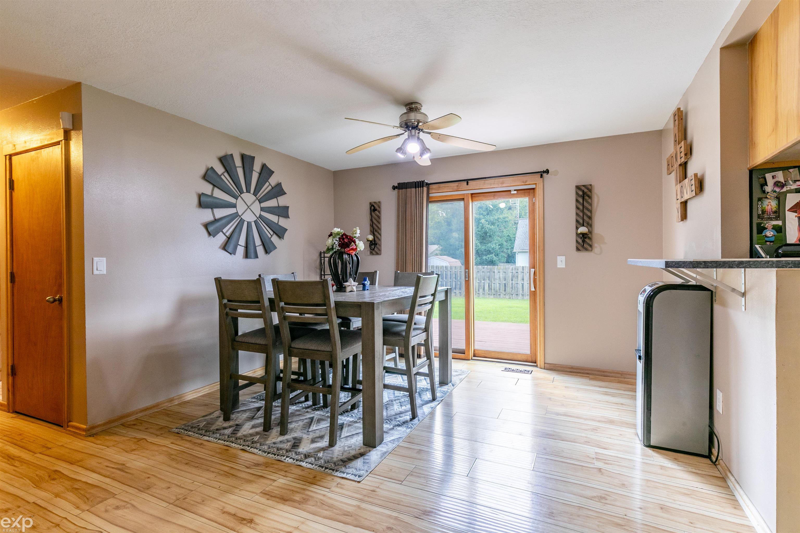 8128 Wiseman Road Lambertville, MI 48144 - Photo 9 of 41 50149023-eabe5ad5-816f-455a-8ee5-c960562debbf.JPG
