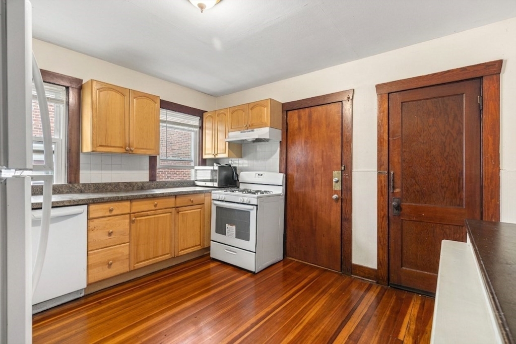 8 Verndale Road, Unit 1 Milton, MA 02186 - Photo 5 of 12 Gallery Image 5