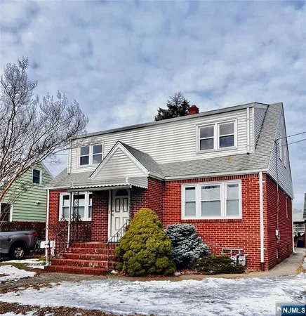 $2,100 | 351 Capitol Street, Saddle Brook, NJ 07663