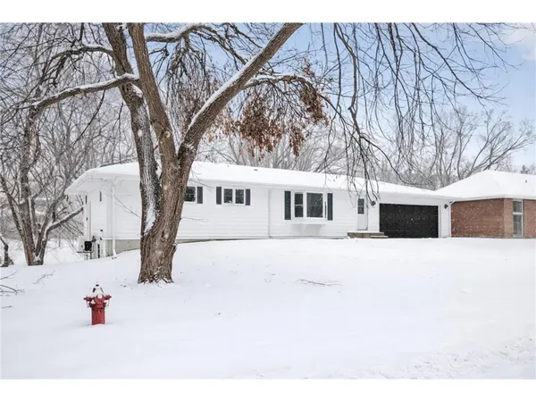 $589,900 | 10920 Oak Knoll Terrace North, Hopkins, MN 55305