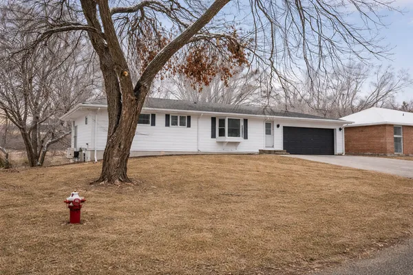 $589,900 | 10920 Oak Knoll Terrace North, Hopkins, MN 55305