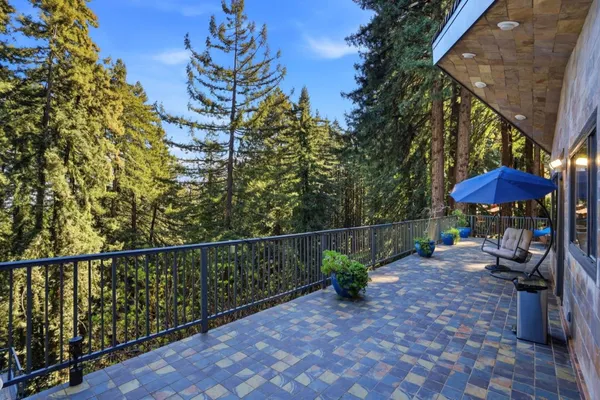 a view of a bench in a patio