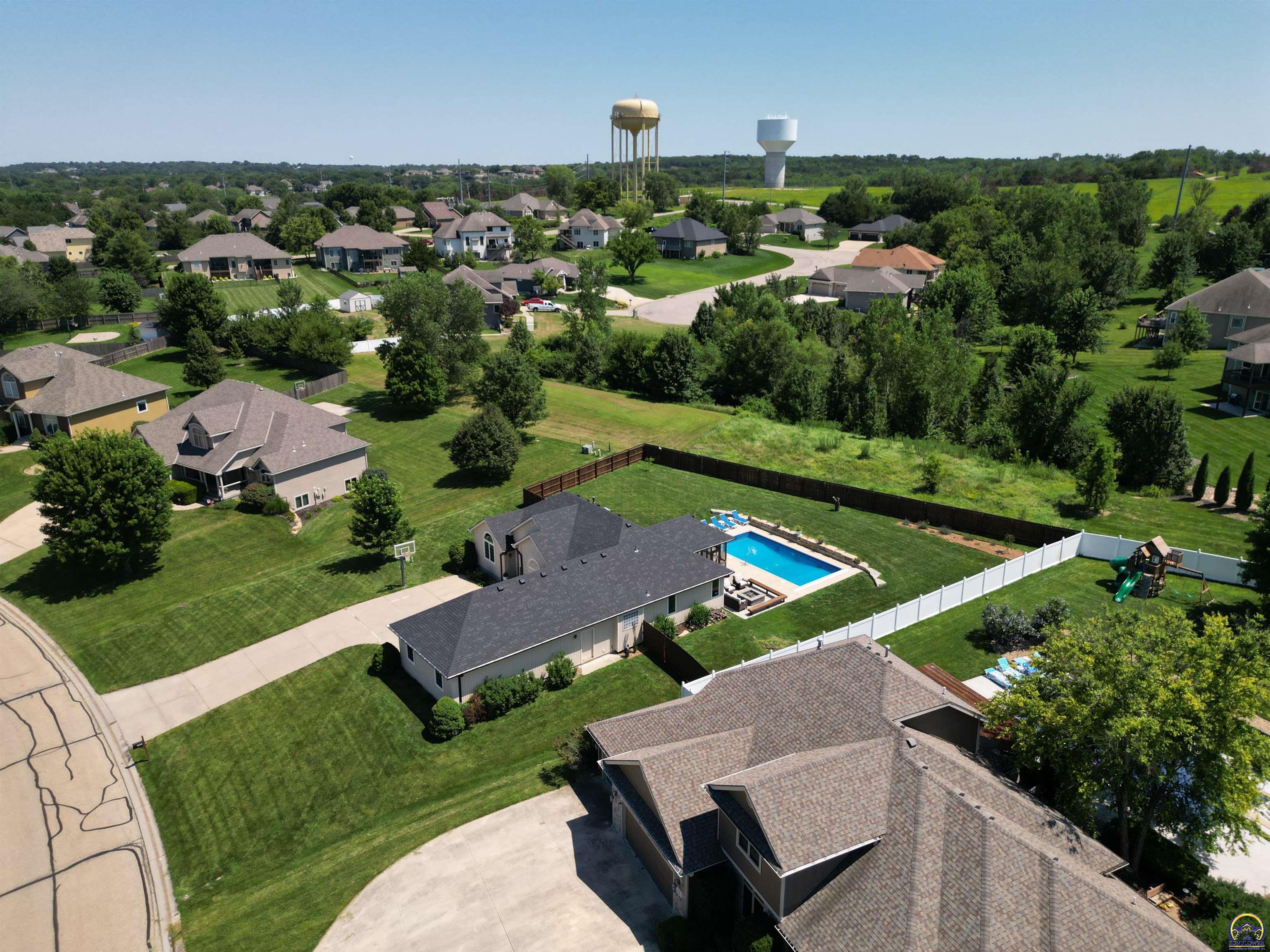7431 Southwest Arthurs Road Topeka, KS 66610 - Photo 4 of 41
