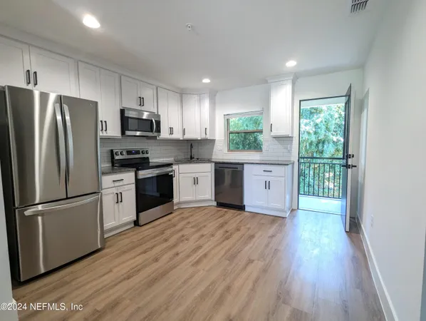 $1,325 | 1900 Danese Court, Jacksonville, FL 32207