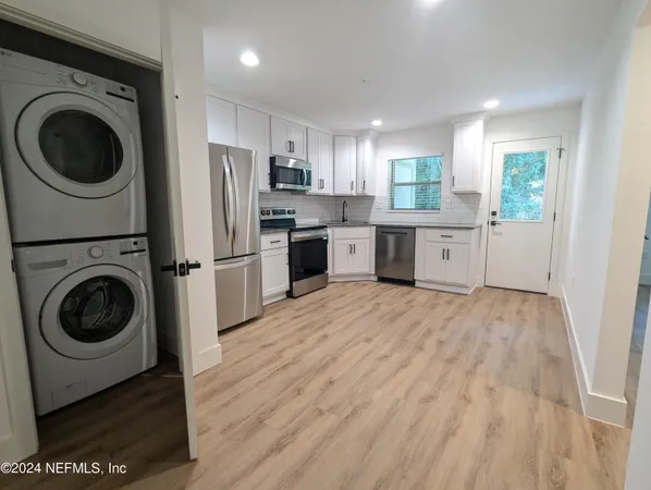 $1,325 | 1900 Danese Court, Jacksonville, FL 32207