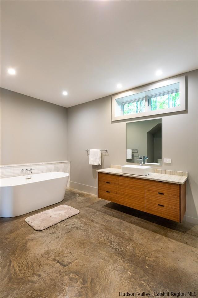 266 Kripplebush Road Stone Ridge, NY 12484 - Photo 31 of 34 a bathroom with a bathtub and a sink