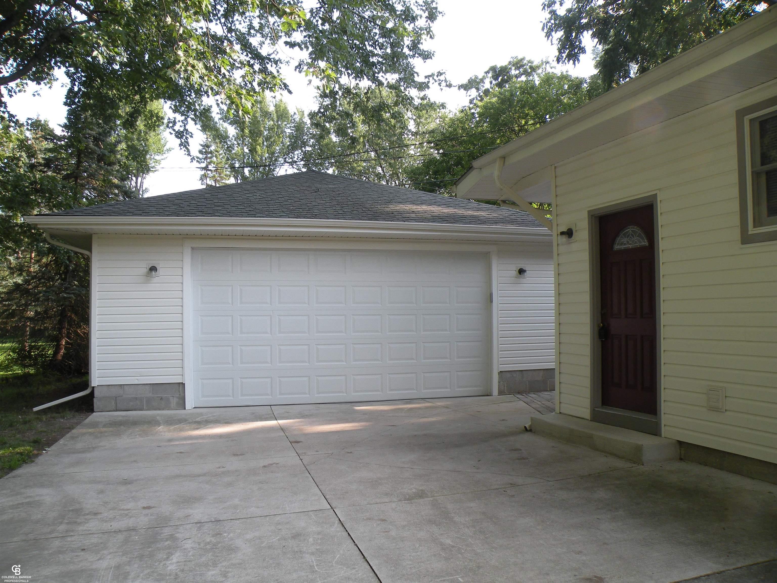 35410 Pound Road Richmond, MI 48062 - Photo 28 of 34 50118179-27.JPG