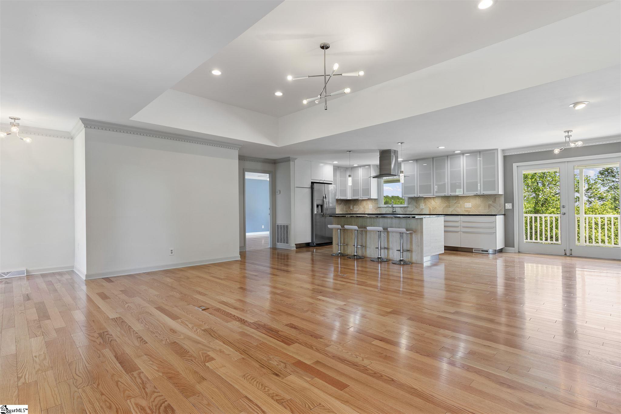 103 Altamont Road Greenville, SC 29609 - Photo 5 of 35