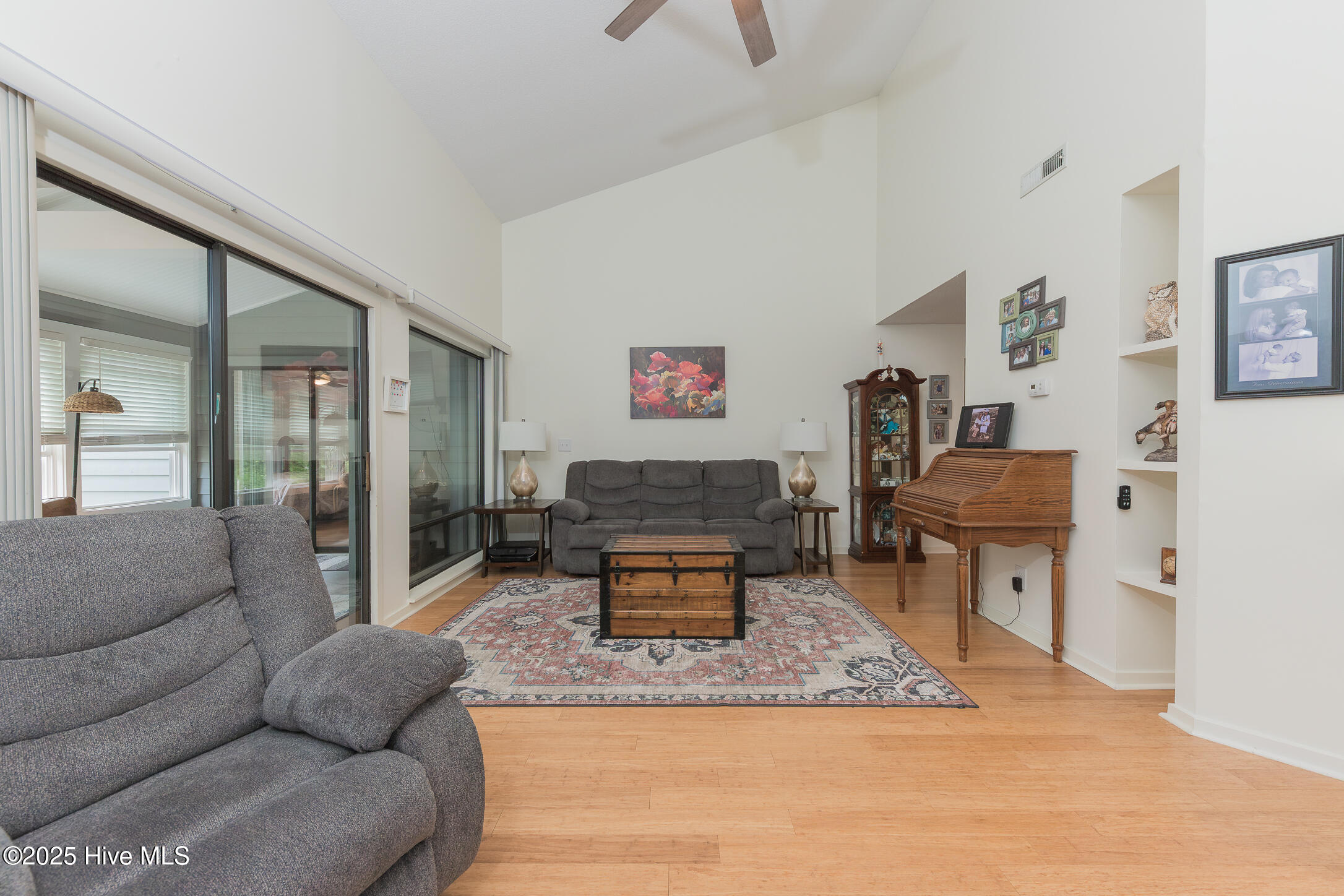 732 Azalea Drive, Unit 406 Hampstead, NC 28443 - Photo 6 of 35 8LIVING