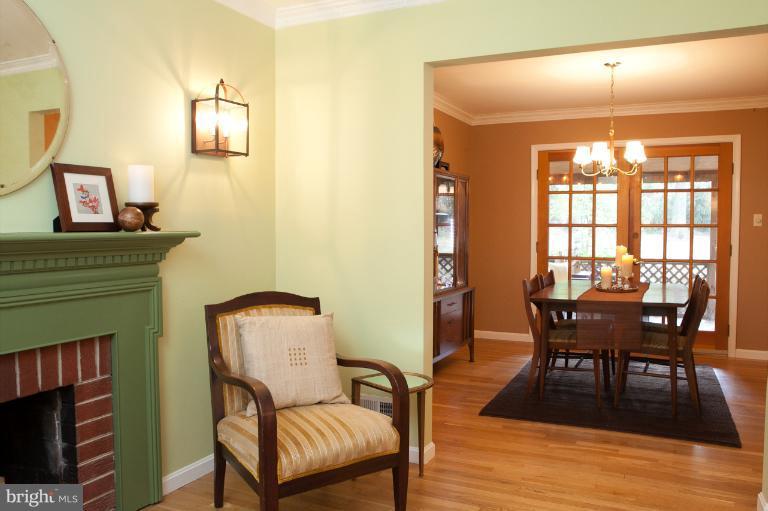 8916 Victoria Road Springfield, VA 22151 - Photo 18 of 24 Dining Room