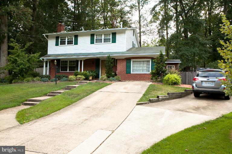 8916 Victoria Road Springfield, VA 22151 - Photo 3 of 24 Exterior (General)