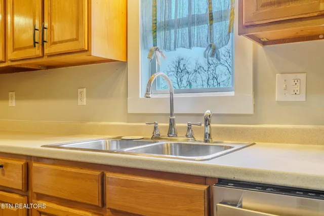 $289,990 | 111 Rockwaller Lane, Jacksboro, TN 37757