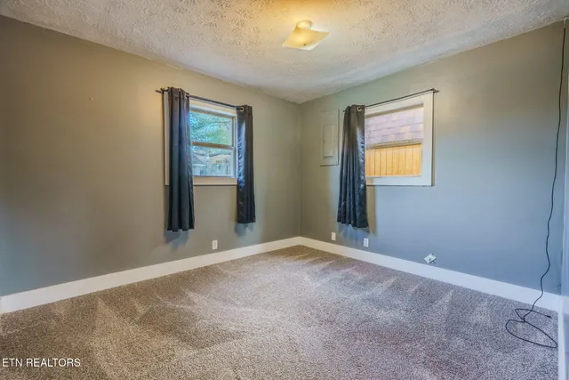 $289,990 | 111 Rockwaller Lane, Jacksboro, TN 37757