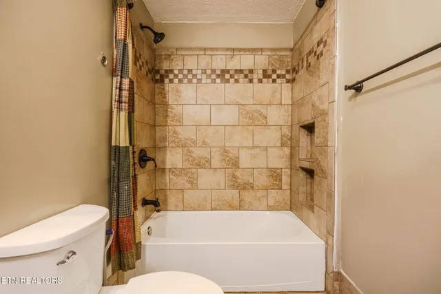 $289,990 | 111 Rockwaller Lane, Jacksboro, TN 37757