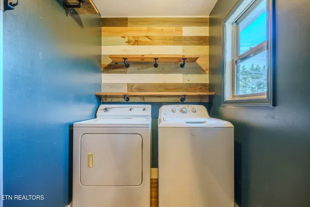 $289,990 | 111 Rockwaller Lane, Jacksboro, TN 37757