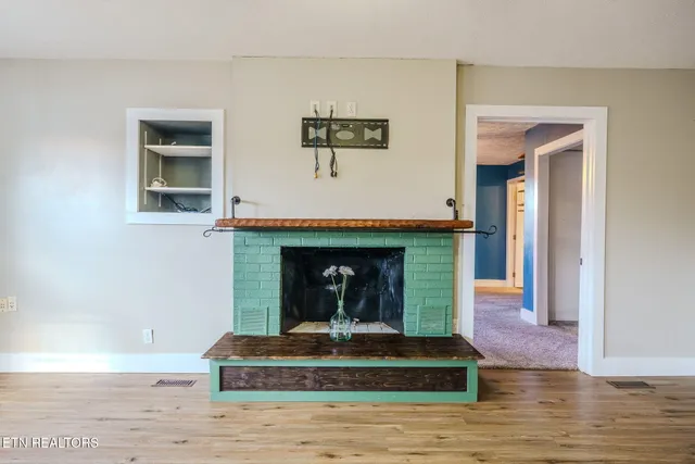 $289,990 | 111 Rockwaller Lane, Jacksboro, TN 37757