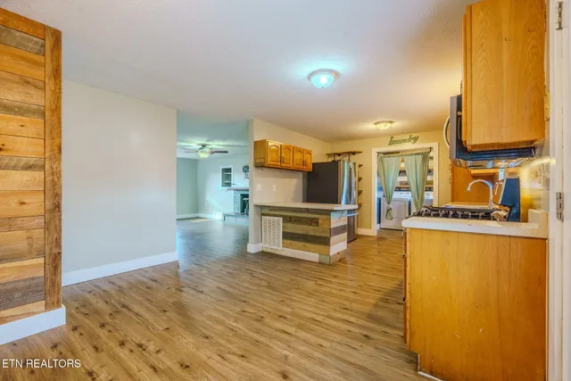 $289,990 | 111 Rockwaller Lane, Jacksboro, TN 37757