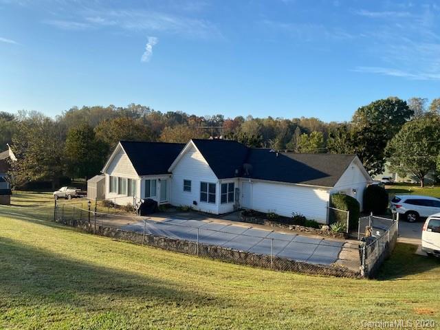461 Hunting Drive Rutherfordton, NC 28139 - Photo 2 of 4