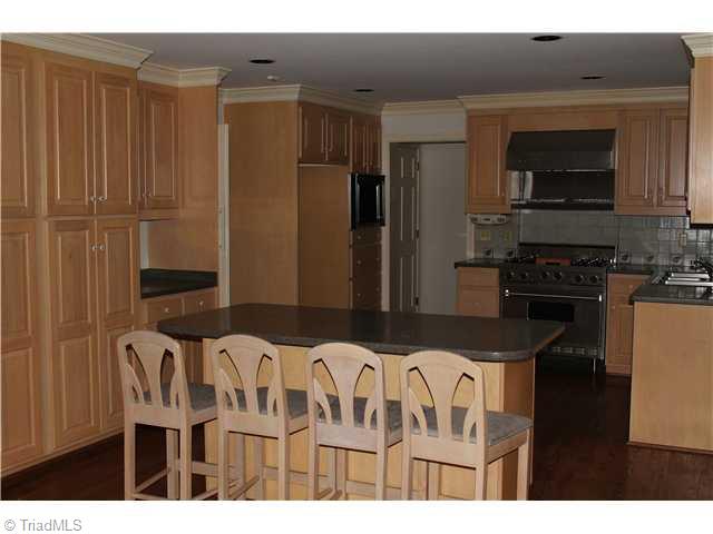 529 Edgewood Road Asheboro, NC 27205 - Photo 5 of 16 Kitchen.