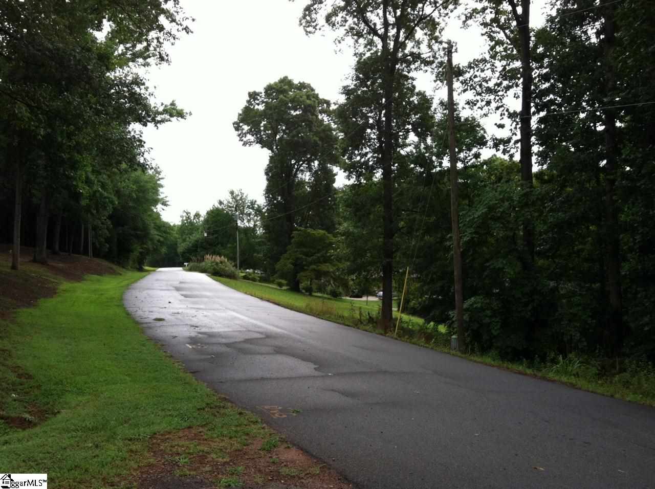 17 Saluda Road Williamston, SC 29697 - Photo 2 of 4