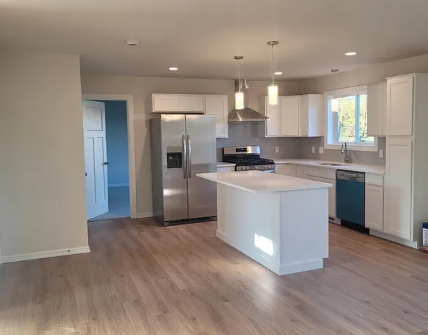 $525,000 | 2821 14 Mile Road Northeast, Sparta, MI 49345