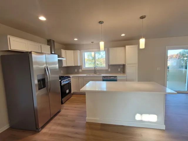 $525,000 | 2821 14 Mile Road Northeast, Sparta, MI 49345