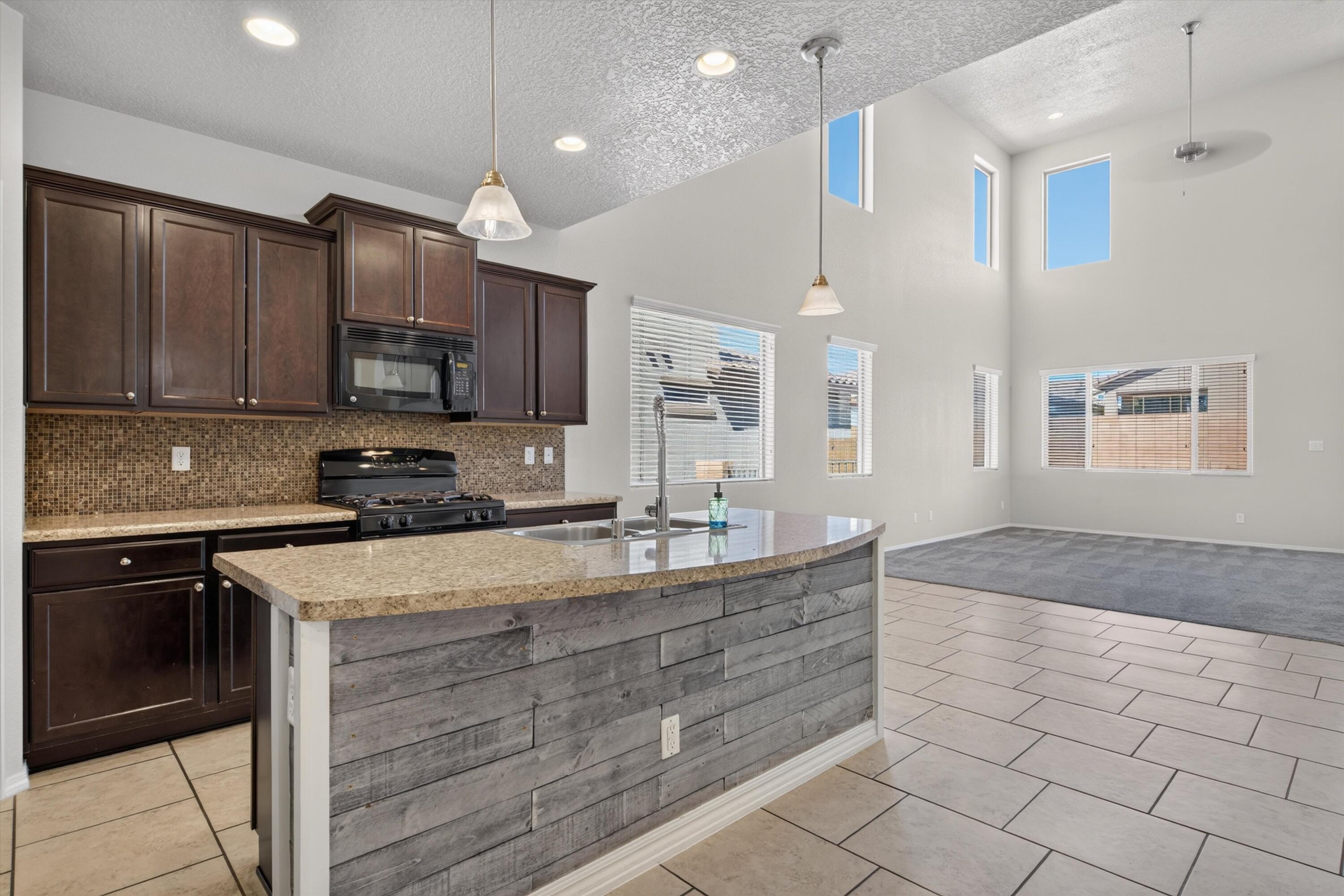 2825 Bayas Road Southeast Rio Rancho, NM 87124 - Photo 6 of 63 Gallery Image 6