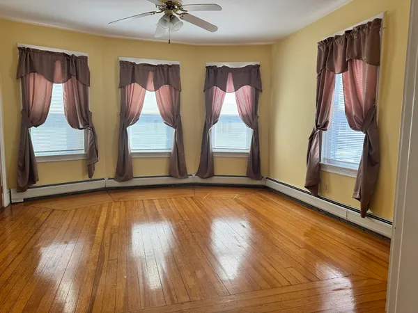 $1,950 | 247 Dawson Street, Unit 1, New Bedford, MA 02745