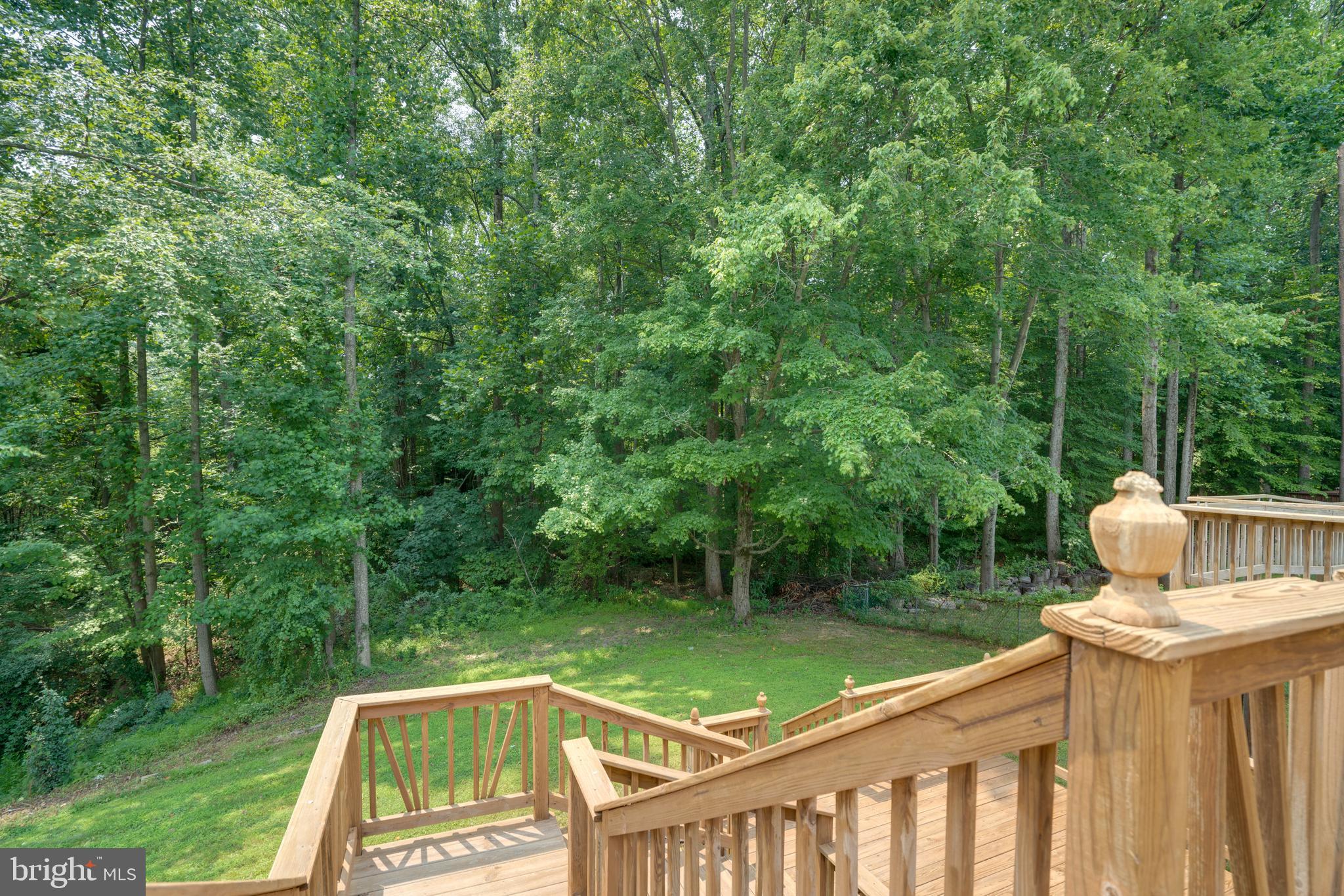 13480 Keytone Road Woodbridge, VA 22193 - Photo 13 of 39 Steps down to secondary Lower Deck