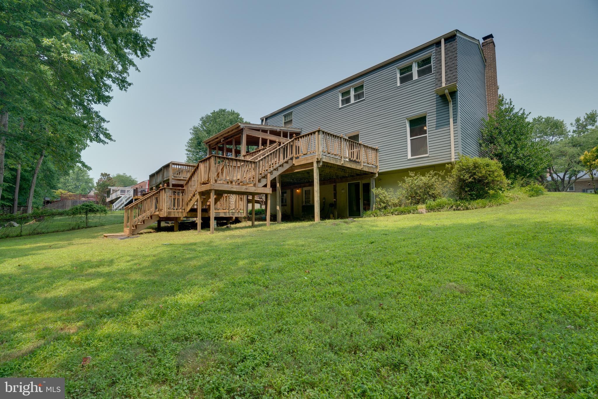 13480 Keytone Road Woodbridge, VA 22193 - Photo 38 of 39 Lush lawn