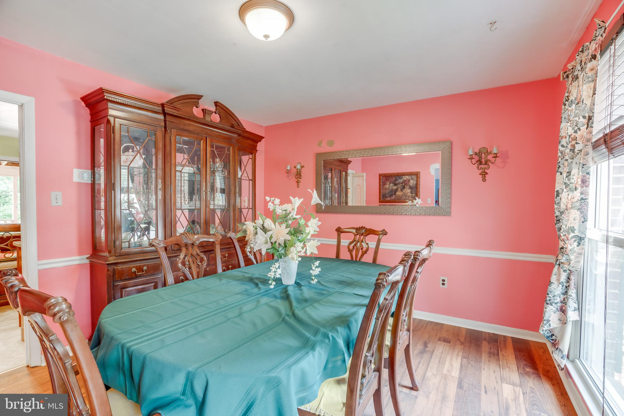 13480 Keytone Road Woodbridge, VA 22193 - Photo 6 of 39 Formal Dining Room w/ChairRail