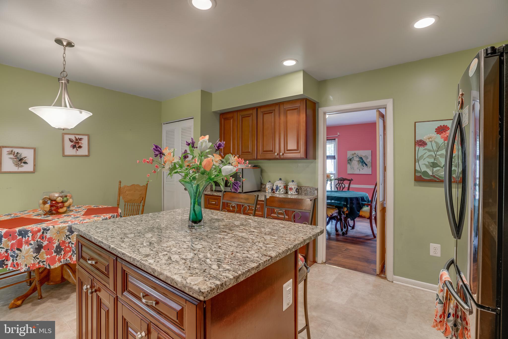 13480 Keytone Road Woodbridge, VA 22193 - Photo 10 of 39 Pantry Closet/Recessed Light