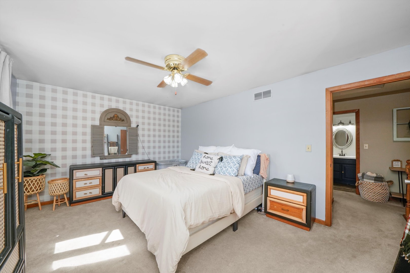 316 Circlegate Road New Lenox, IL 60451 - Photo 17 of 24 a bedroom with a bed and a table