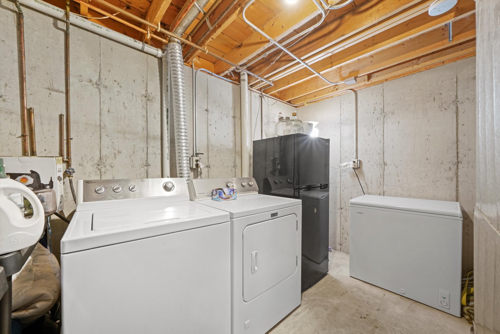 316 Circlegate Road New Lenox, IL 60451 - Photo 23 of 24 a utility room with dryer and washer