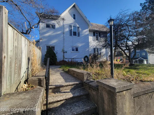 $195,000 | 529 Market Street, Bangor, PA 18013