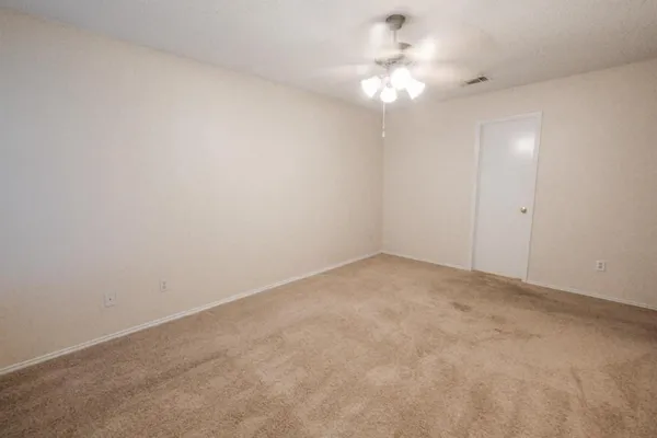 $1,800 | 10216 Lone Eagle Court, Fort Worth, TX 76108
