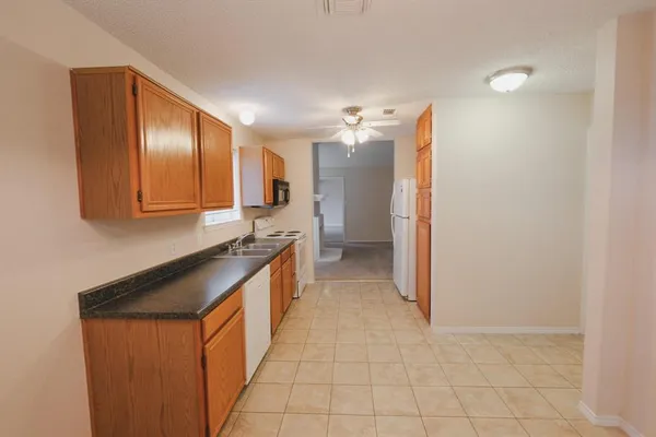 $1,800 | 10216 Lone Eagle Court, Fort Worth, TX 76108