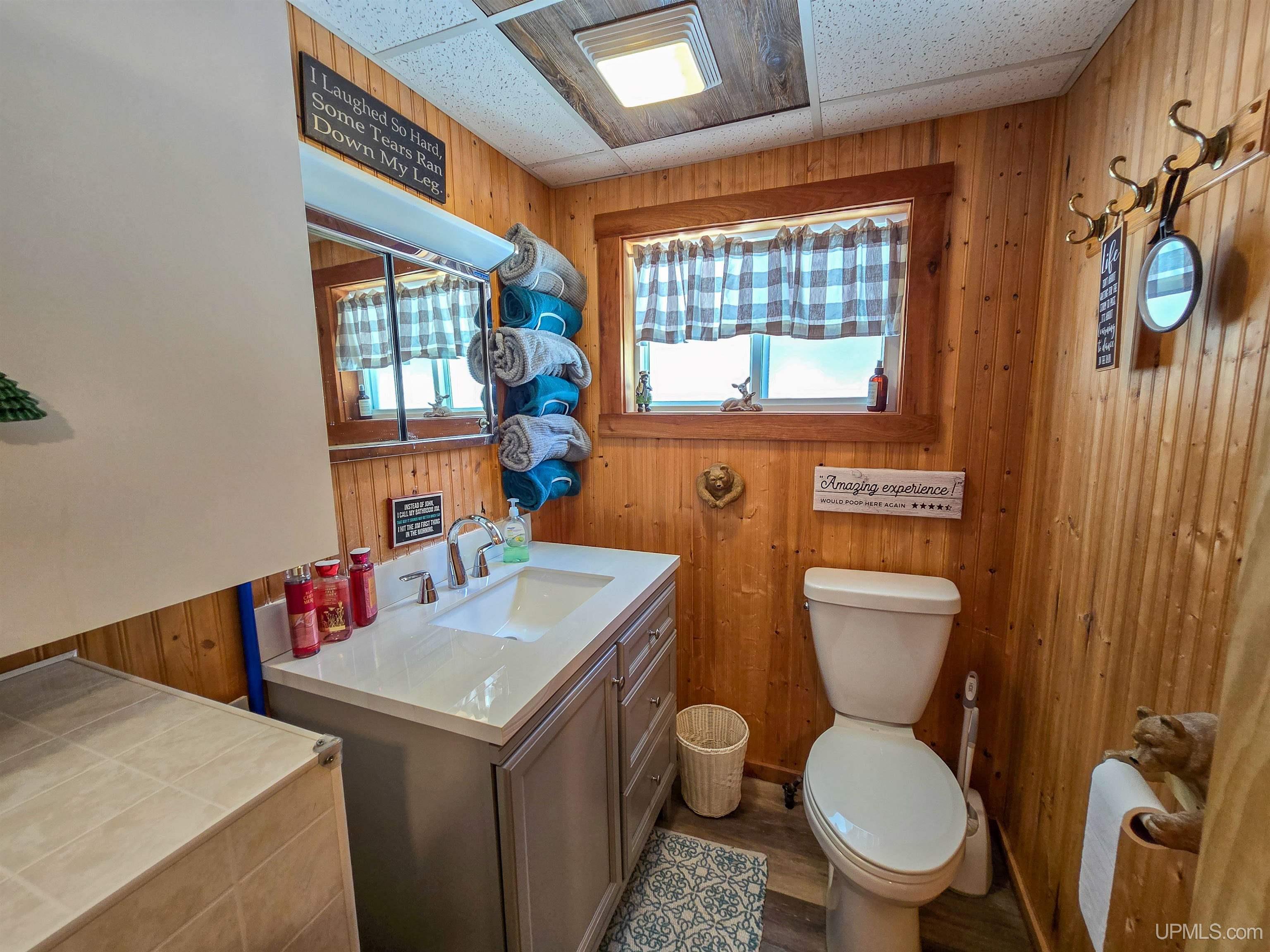 3865 Peninsula Point Road Munising, MI 49862 - Photo 33 of 88
