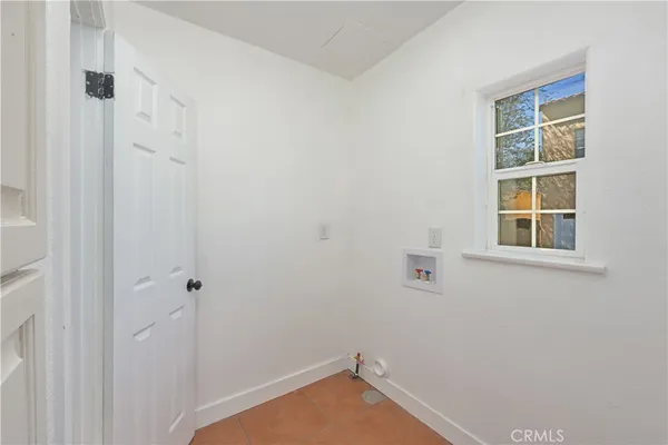 $3,200 | 2519 Eucalyptus Avenue, Long Beach, CA 90806