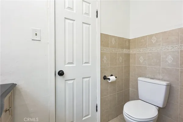 $3,200 | 2519 Eucalyptus Avenue, Long Beach, CA 90806