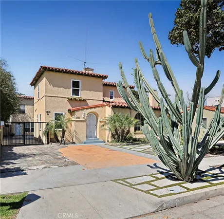 $3,200 | 2519 Eucalyptus Avenue, Long Beach, CA 90806