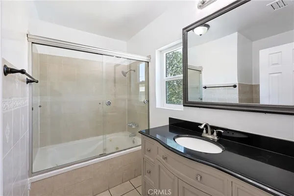 $3,200 | 2519 Eucalyptus Avenue, Long Beach, CA 90806