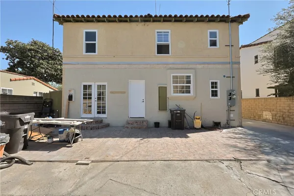 $3,200 | 2519 Eucalyptus Avenue, Long Beach, CA 90806