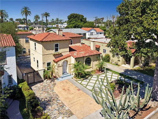 $3,200 | 2519 Eucalyptus Avenue, Long Beach, CA 90806