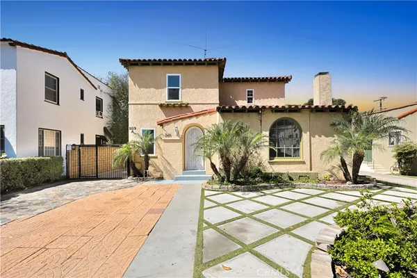 $3,200 | 2519 Eucalyptus Avenue, Long Beach, CA 90806