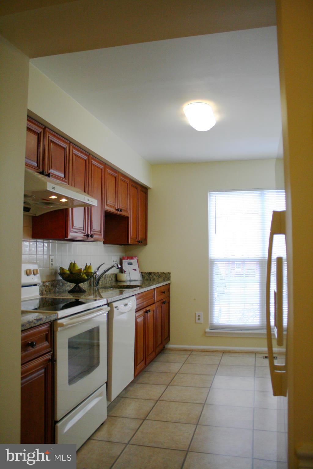 8623 Tower Bridge Way Lutherville-Timonium, MD 21093 - Photo 11 of 30 Kitchen