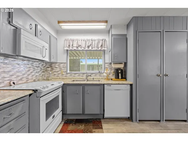 $66,000 | 125 Estate Loop, Winston, OR 97496