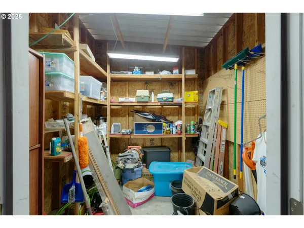 $66,000 | 125 Estate Loop, Winston, OR 97496