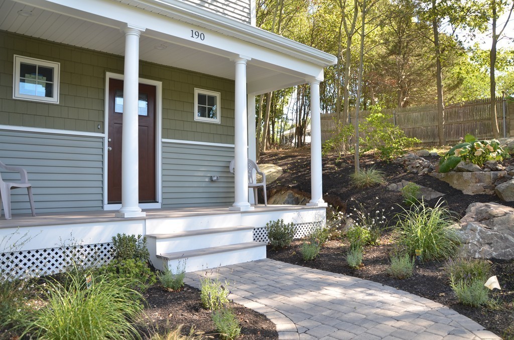 190 Marlborough Road Salem, MA 01970 - Photo 3 of 17 Gallery Image 3